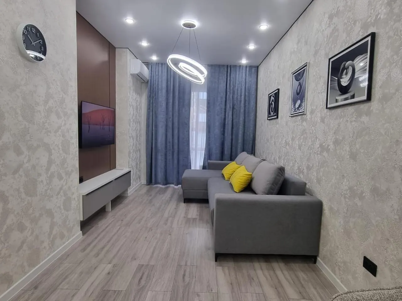 Lejlighed Apartamenty Cristall Comfort Almaty
